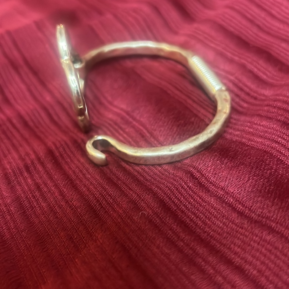 Retractable Bangle - Picture 14 of 16